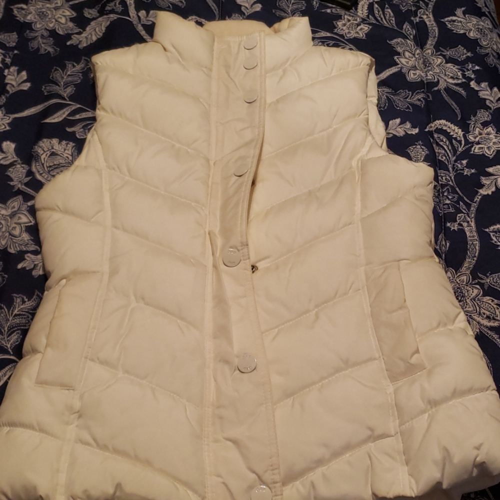 Gap puffer vest